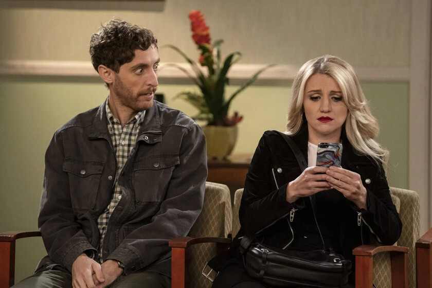 Esta comedia escrita por el creador de 'The Big Bang Theory' tuvo que cambiar su premisa para sobrevivir. No funcionó y acabo siendo cancelada