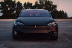 Alguien ha encontrado la forma de recorrer más de 1.000 kilómetros con un Tesla: instalarle un motor diésel