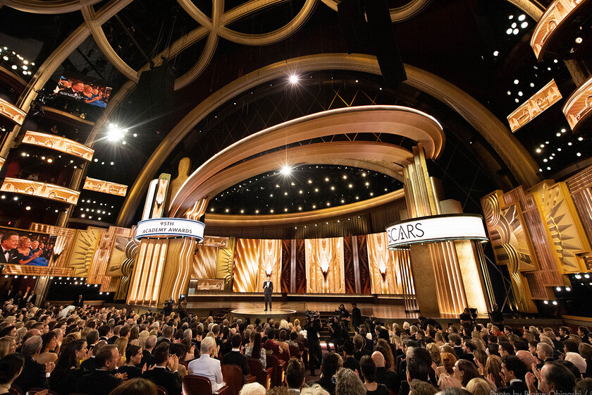 Oscars 2024 - 'Oppenheimer' arrasa con todo en una gala divertidísima que devuelve los premios al color, el humor y el kitsch que nunca debieron dejar de lado