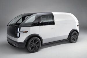 El hipotético coche de Apple no parecía un coche, sino una furgoneta. Y en lugar de volante tenía mando de videojuegos