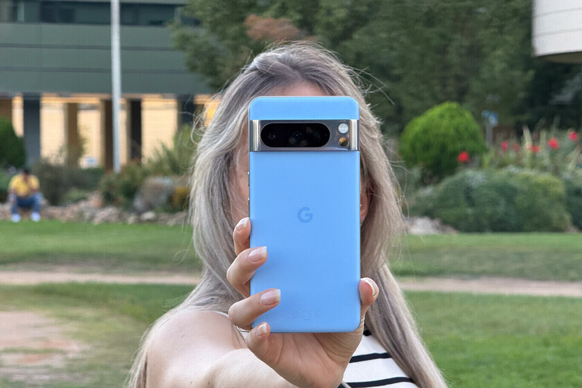 El Pixel 8 Pro es una de las sensaciones del momento en teléfonos móviles y por primera vez baja de los 800 euros