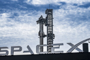a qué hora es y cómo ver en directo el nuevo intento de vuelo del cohete de SpaceX