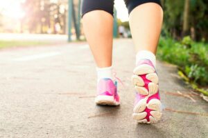 ¿Es posible perder peso sin dieta y caminando? Qué nos dice la ciencia