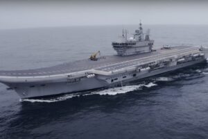 En plena calma tensa en Asia, un viejo enemigo de China acaba de sacar a pasear sus nuevos portaaviones: India