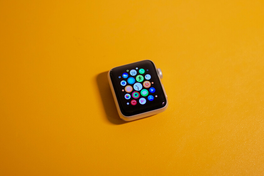 Apple fue muy criticada con sus relojes cuadrados. Casi todos han acabado copiando (a medias) el formato