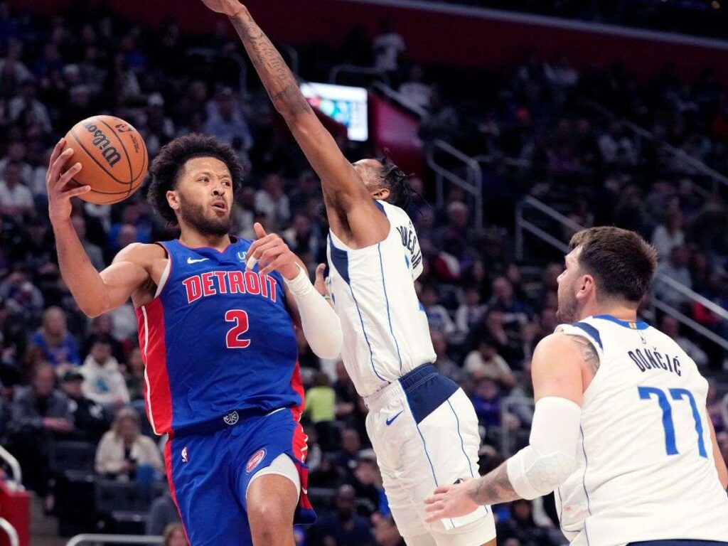 Pistons vencen a Hornets y ganan la serie