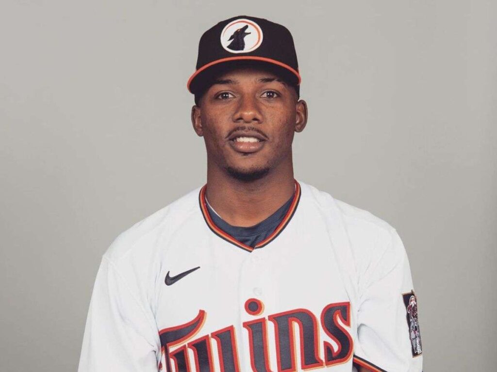 Caciques sigue sumando piezas extranjeras