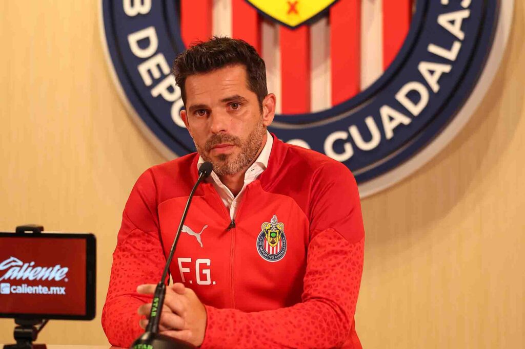 Fernando Gago promete ejercer mano dura en Chivas