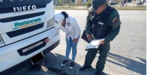 INTT estableció multas para carros modificados con luces led