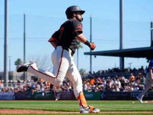 J.D. Davis es cortado por Gigantes