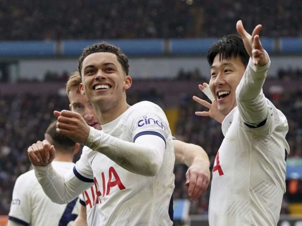 Tottenham ganó y arrolló al Aston Villa