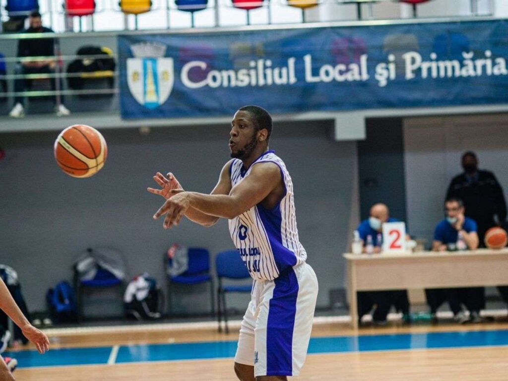Kevin Allen portará camiseta de Centauros