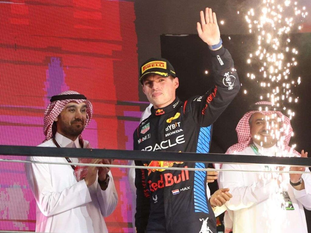 Verstappen sin rival gana el GP de Arabia