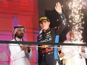 Verstappen sin rival gana el GP de Arabia
