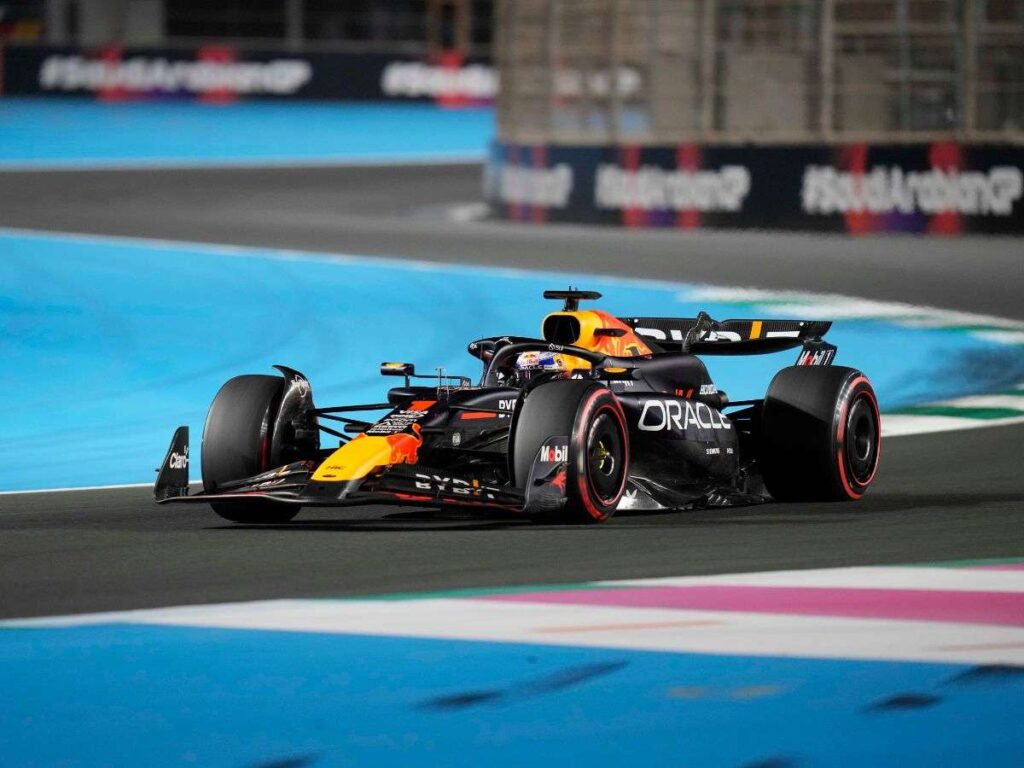 Verstappen se llevó la Pole en Arabia Saudí