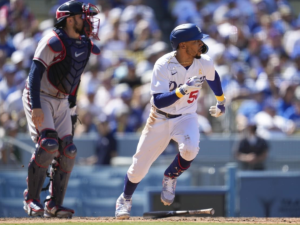 Mookie Betts defenderá el campocorto de Dodgers