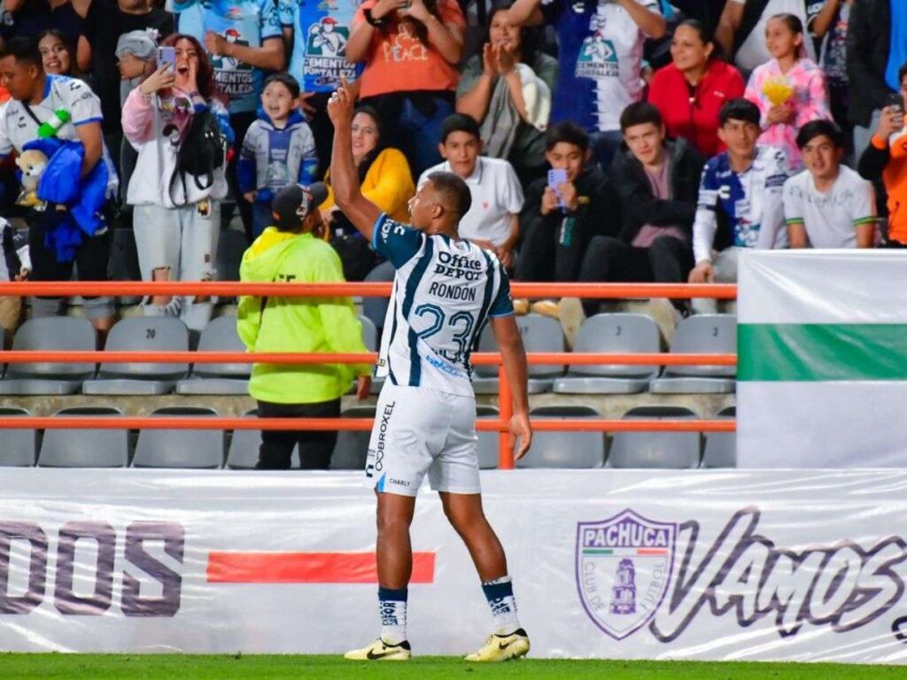 Salomón arma el tridente perfecto con Messi y Suárez