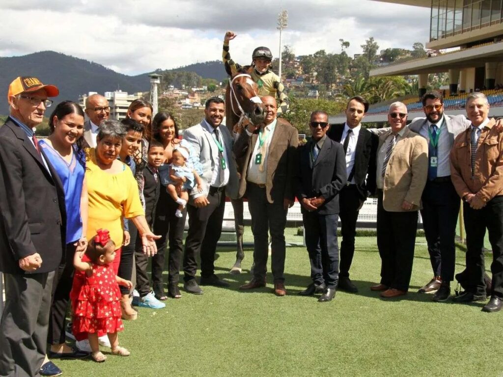 Stronger remató con éxito en la mejor carrera