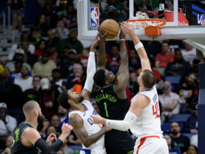Pelicans superaron a Clippers en lucha del cuarto lugar