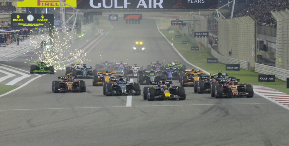 Red Bull gana en Bahréin