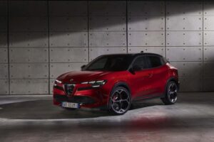 el primer coche 100% eléctrico de la marca es un compacto SUV con diseño urbano