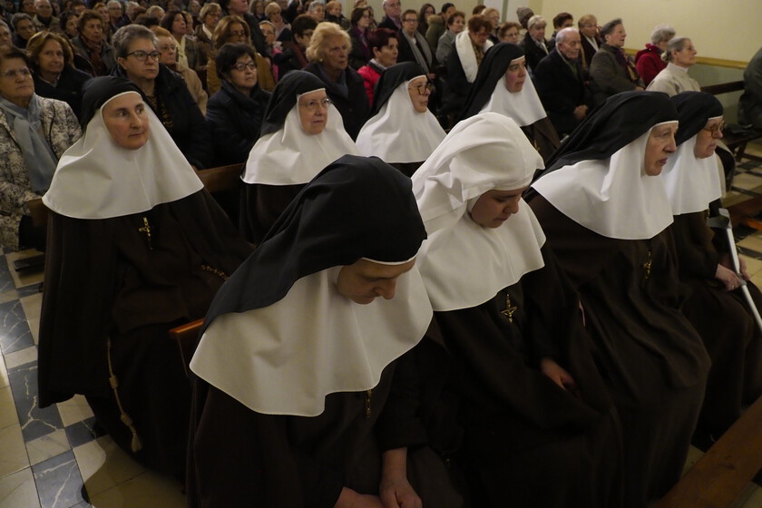 Cuánto cobran las monjas en los conventos siempre ha sido un misterio. Hasta que una religiosa lo ha resuelto en YouTube
