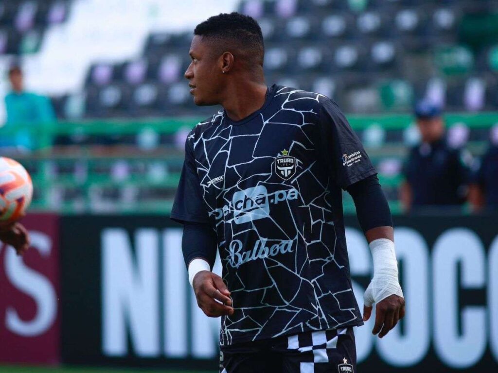 Zamora FC anuncia salida de Carlos Navas