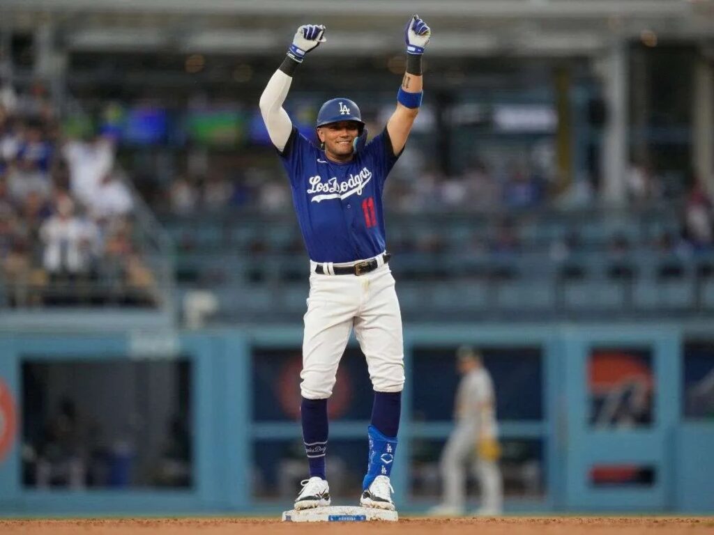 Rojas y Yamamoto lideran a Dodgers