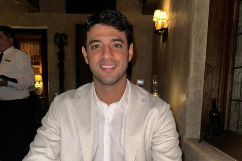 Carlos Vela comparte inusual fotografía pese a seguir sin equipo