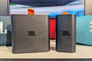 las baterías extraíbles llegan a los altavoces y auriculares