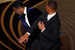 Jerry Seinfeld quería repetir el famoso bofetón de Will Smith en su película de Netflix, pero a Chris Rock no le hizo gracia