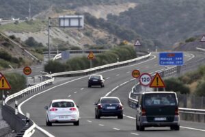 Hace una década, la DGT quería elevar la velocidad a 130 km/h. Qué fue de un nuevo límite que nunca vio la luz