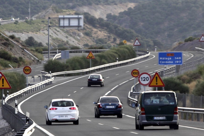 Hace una década, la DGT quería elevar la velocidad a 130 km/h. Qué fue de un nuevo límite que nunca vio la luz