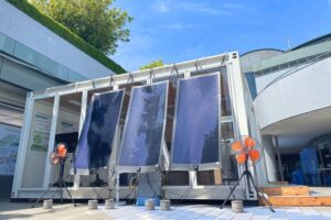 Japón forzará la adopción de paneles solares de perovskita. Es el mayor golpe contra la industria china en décadas
