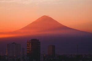 el surgimiento de un nuevo volcán