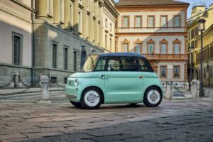 Fiat quiere vender sus Topolinos en Europa con la bandera italiana. Italia los ha retenido en la frontera por mentirosos