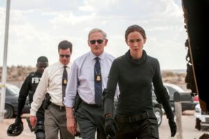 Canal 5 transmite una cinta con Emily Blunt luchando contra los cárteles de la droga para cerrar el día con mucha adrenalina
