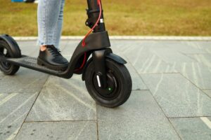 El seguro obligatorio para patinetes eléctricos ha sido aprobado por el Gobierno. Para antes de 2026 quieren todo registrado
