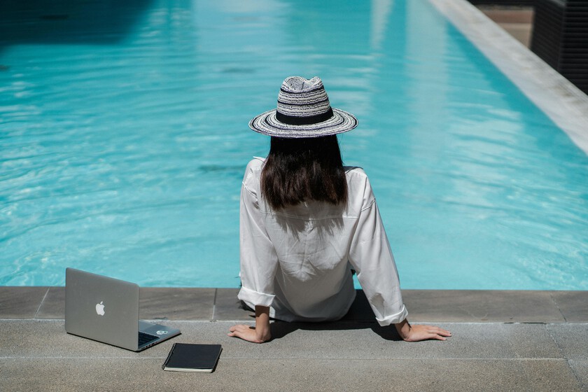 el 40% de los millennials y Gen Z ha usado el teletrabajo para descansar sin permiso, según un estudio