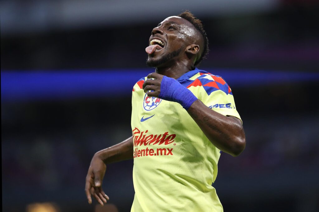 Julián Quiñones tras anotar con el América