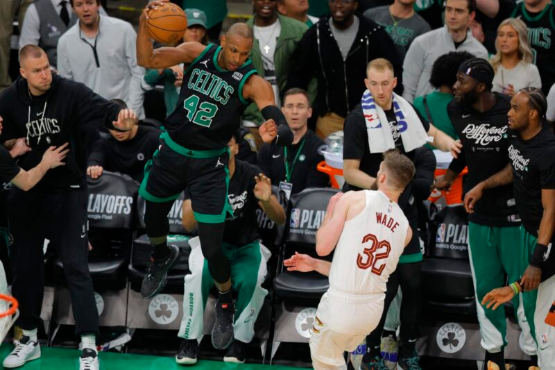 Celtics liquidan a Cavaliers y compran boleto a finales del Este