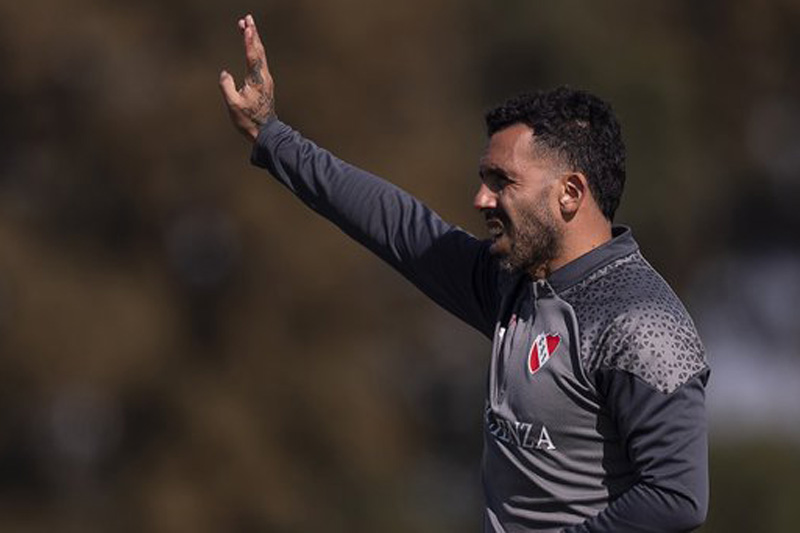 Unanimo Breves: Carlos Tevez dejó de ser técnico del Independiente