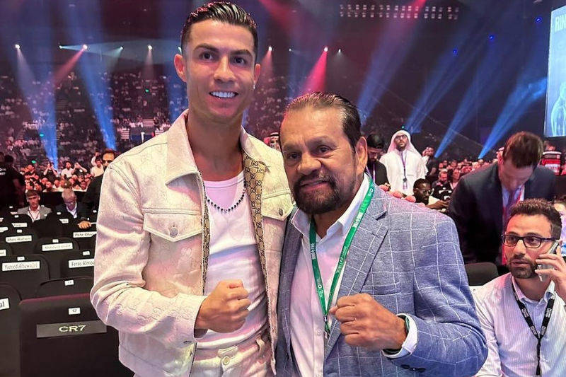 Cristiano Ronaldo acompañado de la leyenda del boxeo Roberto Duran en la pelea entre Tyson Fury y Oleksander Usyk. (Foto: 'Instagram' @robertoduranbox)