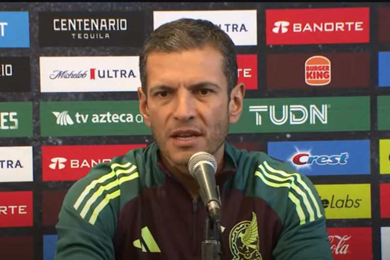 Conferencia de Prensa Jaime Lozano. (Foto: Rueda de prensa TV Azteca)