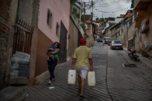 La escasez del agua que agobia a los habitantes de Guarenas y Guatire