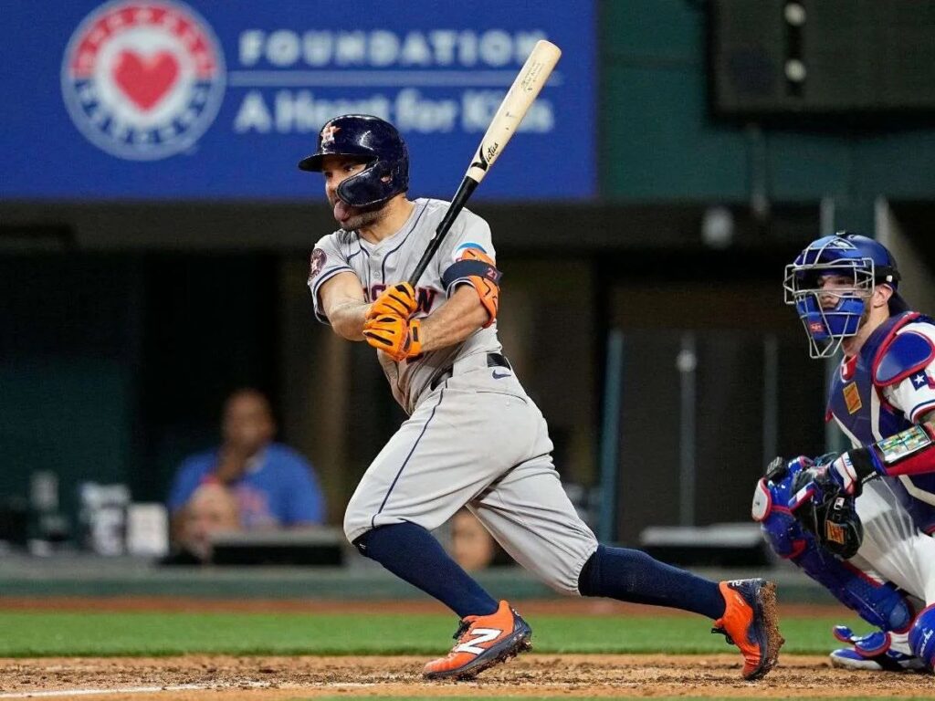 Altuve vía Cooperstown despegando de Houston