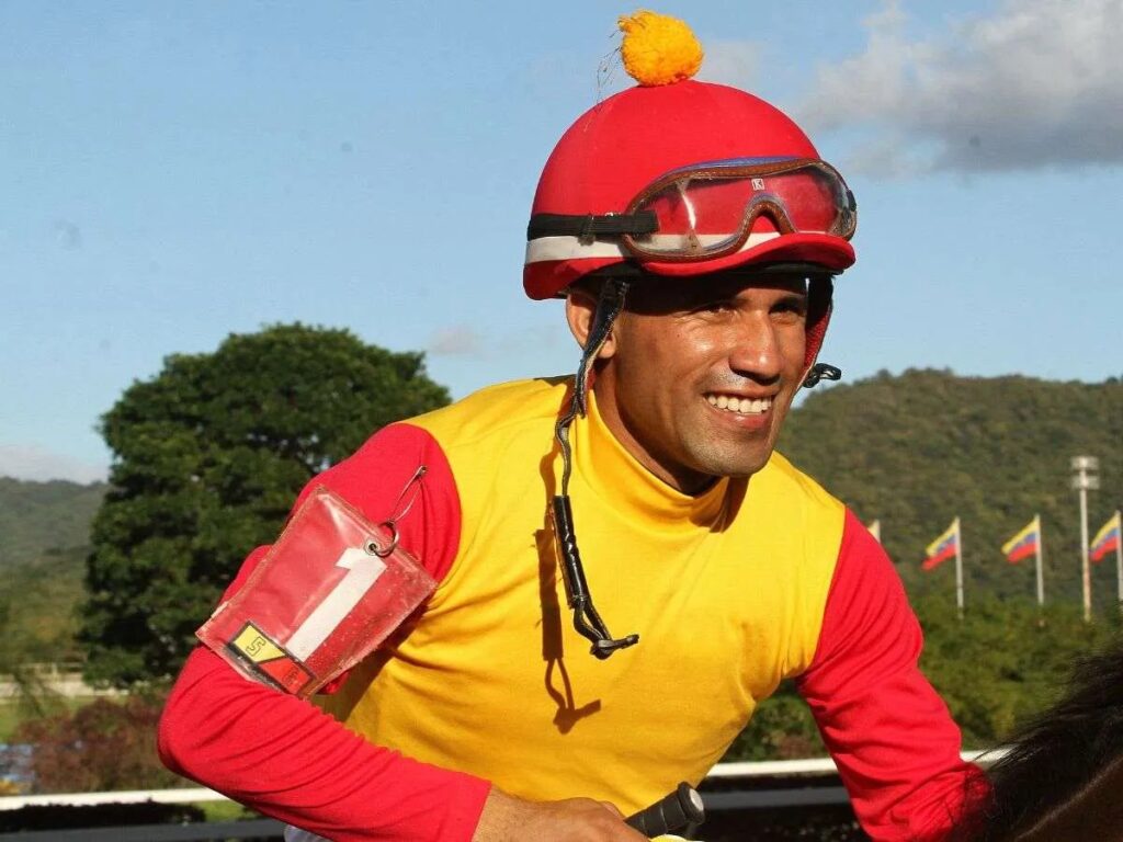 José Alejandro Rivero a dos de titularse