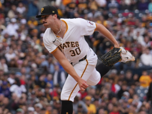 Paul Skenes mostró fuego en debut con Piratas