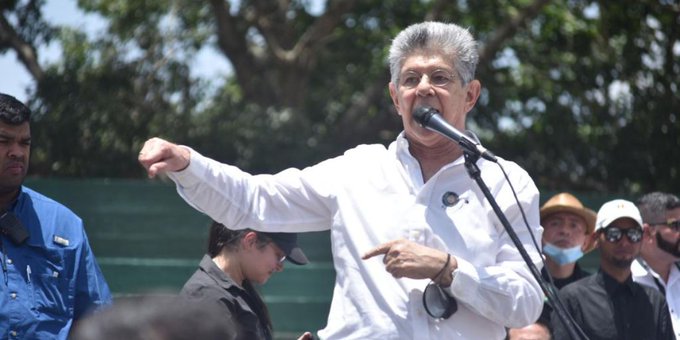 Aquí solo hay dos candidatos, lo demás es cuento