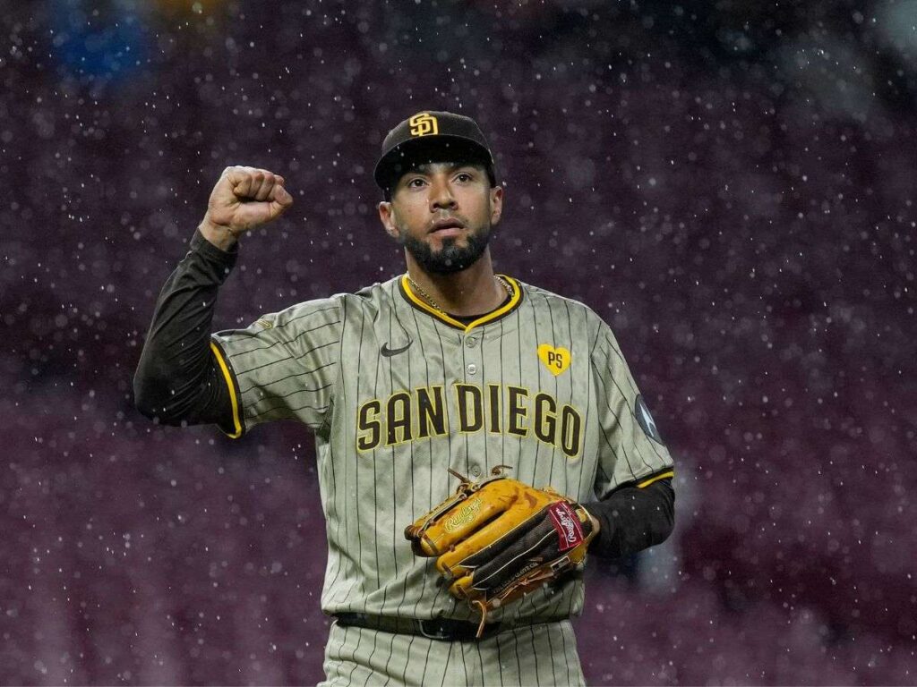 Suárez revalida su nivel como cerrador en Padres